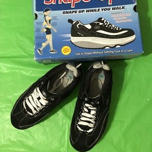 SOLD..Skechers women’s sneakers